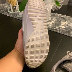 Nike shoes like new!!! 9.5